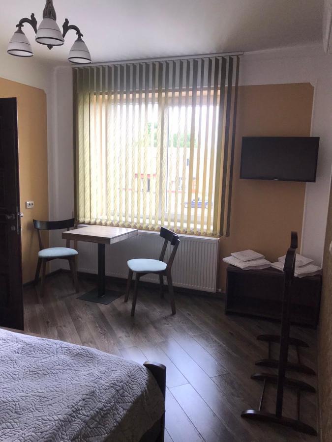 Gray Hotel Vynohradiv Eksteriør bilde