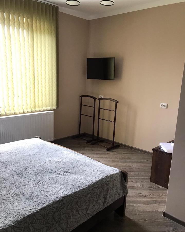 Gray Hotel Vynohradiv Eksteriør bilde